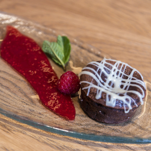 Coulant de chocolate con sofrito de frambuesa Coulant de chocolate con sofrito de frambuesa