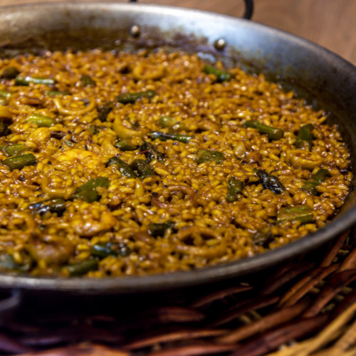 Arroz con chipirones, espárragos trigueros y gambas